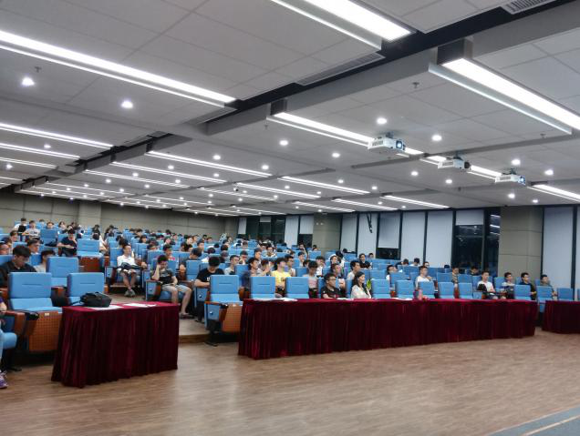 威廉希尔中文网站平台2016级年级大会暨优秀学长分享交流会报道